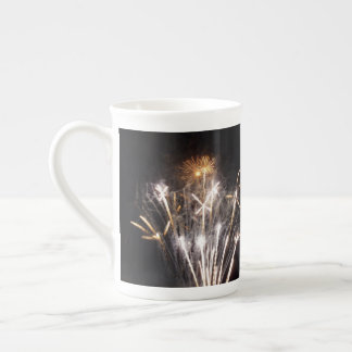 Taza De Porcelana Fuegos artificiales blancos y dorados II Celebraci
