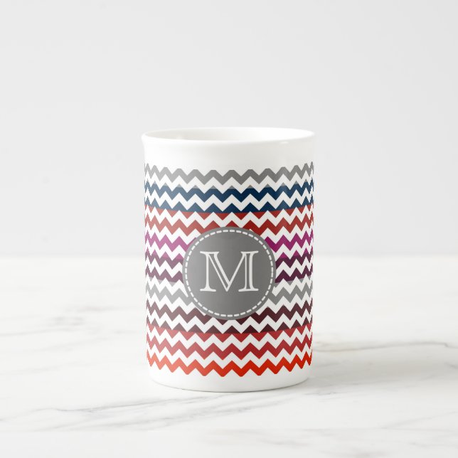 Taza De Porcelana Gris Rojo Gris Chevron Zigzag Monograma (Frente)