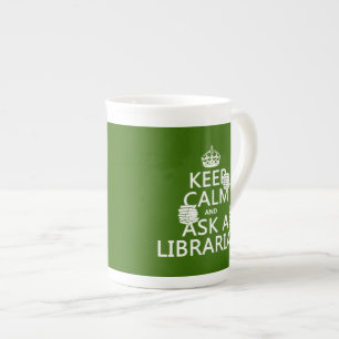 Taza De Porcelana Guarde la calma y pregunte a bibliotecario