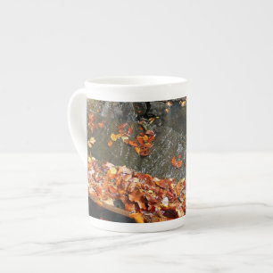 Taza De Porcelana Hojas de Otoño en Cascada I Fotografía de Otoño