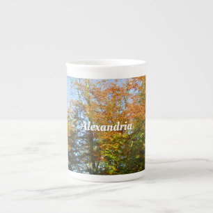 Taza De Porcelana Hojas otoñales y cielos azules - Personalizado