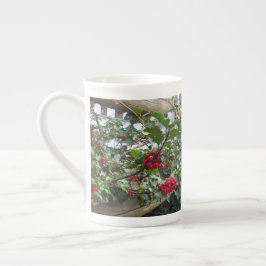 Taza De Porcelana Holly Berries y Fence - Viñedo de Martha