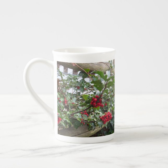 Taza De Porcelana Holly Berries y Fence - Viñedo de Martha (Izquierda)
