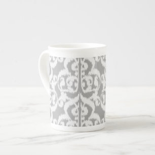 Taza De Porcelana Ikat Moorish Damask - gris plateado y blanco