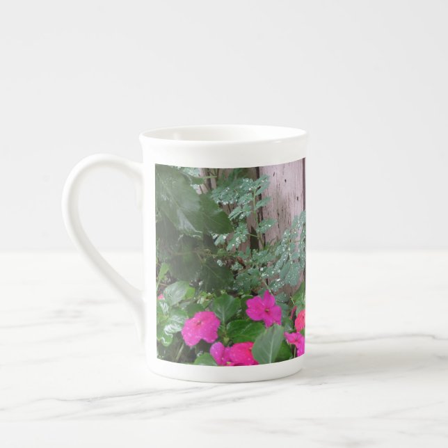 Taza De Porcelana Jardín después de la lluvia - Viñedo de Martha (Izquierda)