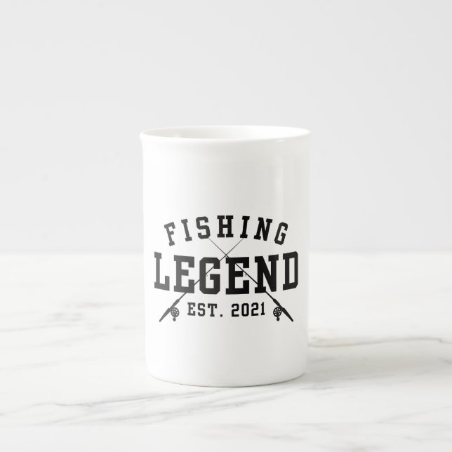 Taza De Porcelana Leyenda de pesca establecida en 2021 (Frente)