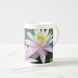 Taza De Porcelana Lirios de agua rosados