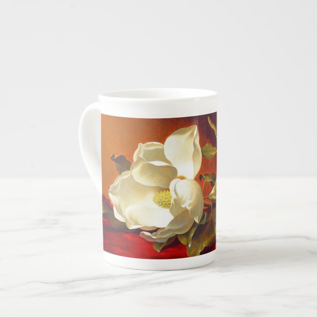 Taza De Porcelana Magnolia en Terciopelo Rojo Martin Johnson Heade (Izquierda)