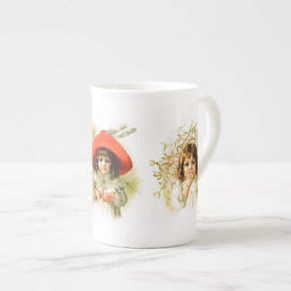 Taza De Porcelana Maud Humphrey: Chicas del invierno