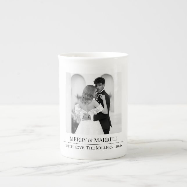 Taza De Porcelana Merry & Married - Personalized Newlywed Christmas  (Frente)
