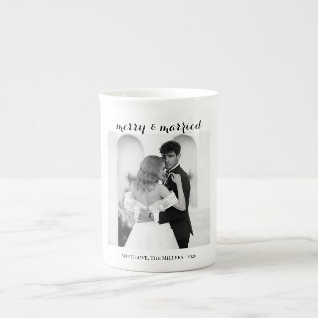 Taza De Porcelana Merry & Married - Personalized Newlywed Christmas  (Frente)