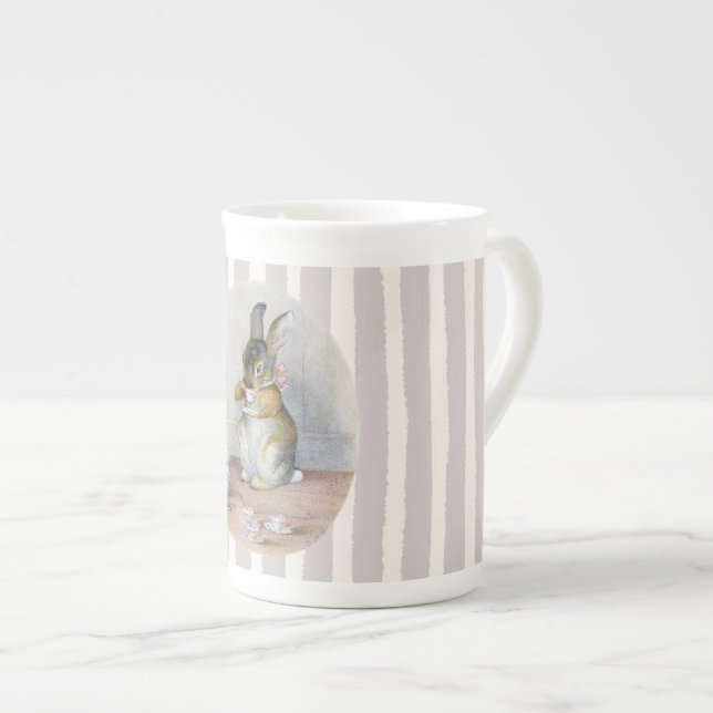 Taza De Porcelana Miss Bunny tomando té a rayas (Derecha)