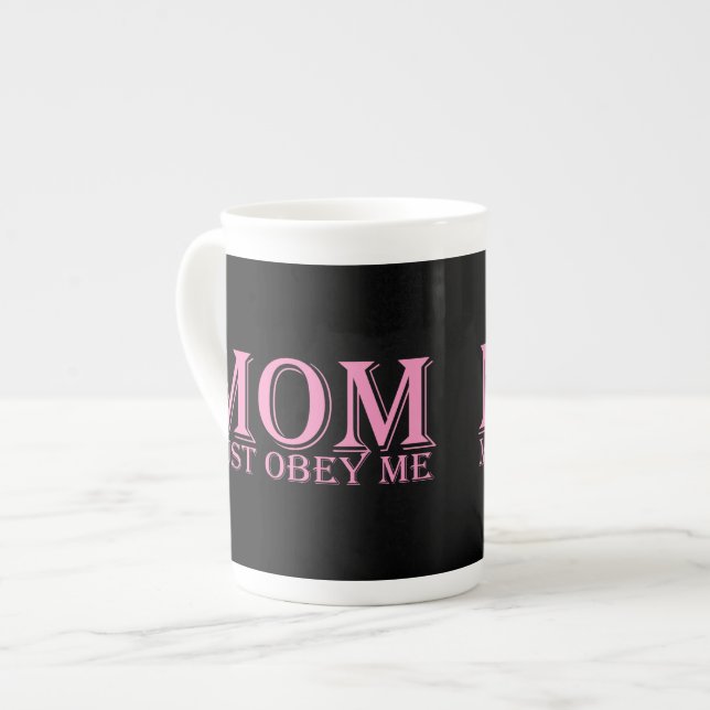 Taza De Porcelana MOM (debe obedecerme) diciendo rosado (Izquierda)