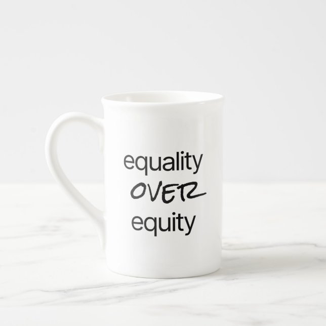 Taza De Porcelana Mug de la especialidad de igualdad sobre equidad (Izquierda)