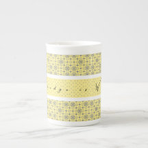 Mug de porcelana fina con estampado amarillo