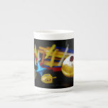 Taza De Porcelana Naturaleza muerta simbólica de Hanukkah de Slipper<br><div class="desc">Bodegón simbólico de Hanukkah esencia festiva objetos significativos coloridos pila delgada velas de la menorá artísticas rojas azules amarillas y blancas sufganiyah dona clásica rellena de mermelada conmemorar el milagro del aceite trompos metálicos dorados azules brillantes hebreo gran milagro sucedió allí medallón de estrella de David de peltre metálico temas...</div>