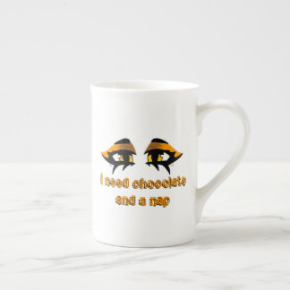 Taza De Porcelana Necesito chocolate y una siesta... Mood Mug Funny
