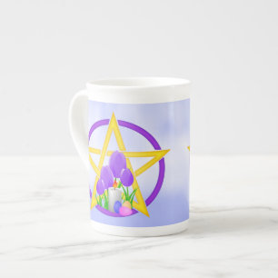 Taza De Porcelana Oro y púrpura Ostara Pentagram con tulipanes