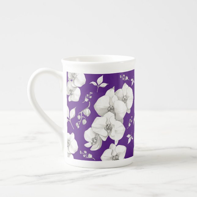 Taza De Porcelana Orquídea blanca acuarela sobre morado | (Izquierda)