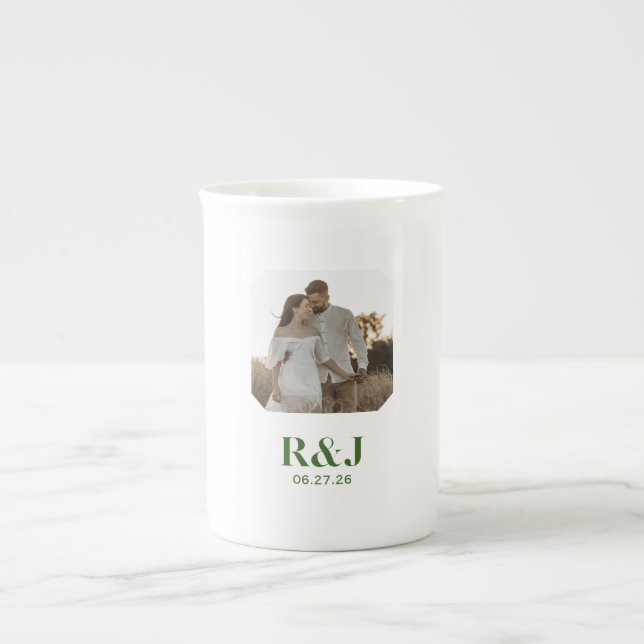 Taza De Porcelana Pareja boda Añadir foto Monograma verde (Frente)