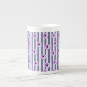 Taza De Porcelana Patrón de rayas con margaritas púrpura