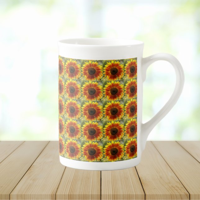 Taza De Porcelana Patrón floral de girasol amarillo y bronce (In Situ)