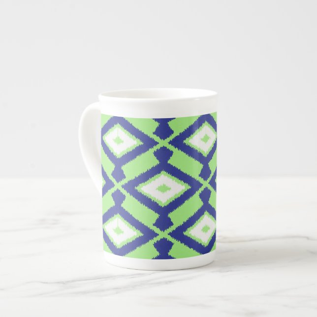 Taza De Porcelana Patrón Ikat - Verde, Azul índigo y Blanco (Izquierda)