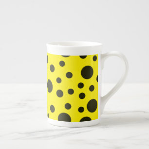 Taza De Porcelana Patrón moderno simple de polka negro punto amarill
