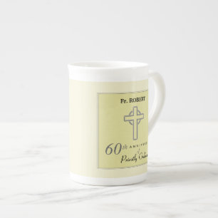Taza De Porcelana Personalice, 60.o aniversario del sacerdote grabó
