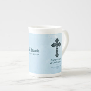 Taza De Porcelana Personaliza, sacerdote de aniversario de ordenaci