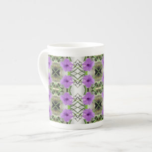 Taza De Porcelana Petunias Mexicanas y Enrejado
