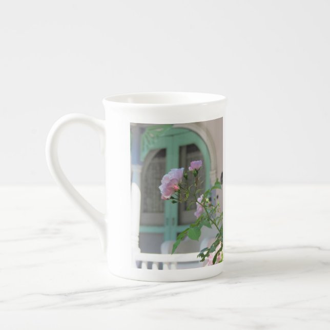 Taza De Porcelana Puerta verde y Rosa - Viñedo de Martha (Izquierda)