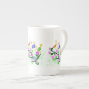 Taza De Porcelana rama floreciendo en primavera y pájaros coloridos