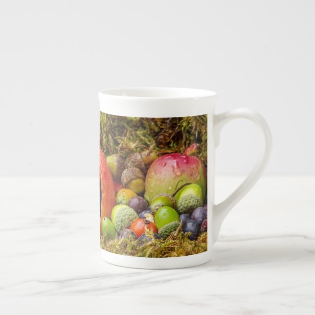 Taza De Porcelana Ratón dentro de una manzana (Derecha)