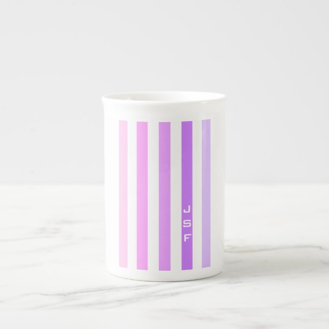 Taza De Porcelana Rayas verticales púrpura y rosa monograma (Frente)