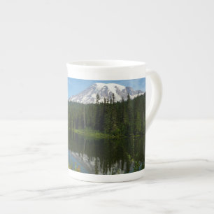 Taza De Porcelana Reflejo del lago del Monte Rainier con flores silv