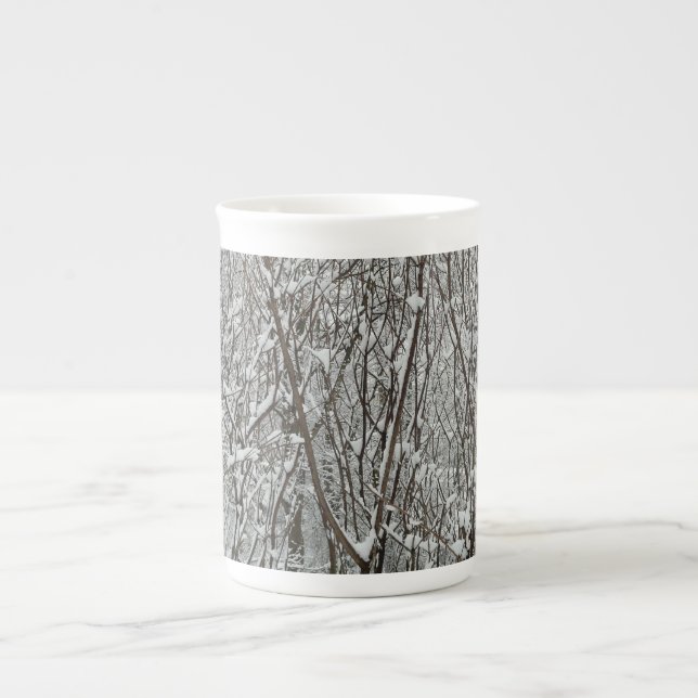 Taza De Porcelana Resumen de invierno de ramas cubiertas de nieve (Frente)
