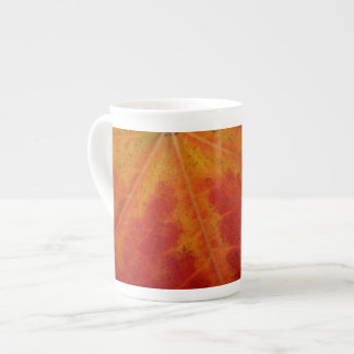 Taza De Porcelana Resumen de la hoja de arce roja Fotografía de la n