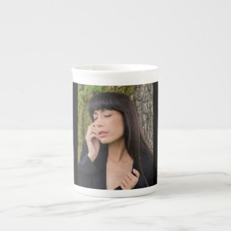 Taza De Porcelana Retrato de una bella joven