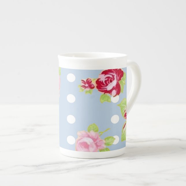 Taza De Porcelana Rosas Sobre El Hueso Azul De China Mug (Derecha)