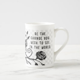 Taza De Porcelana Sea el cambio que desee ver la cita de la tipograf