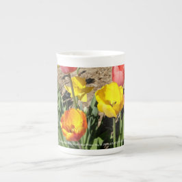 Taza De Porcelana Tulip Teacup de RoseWrites