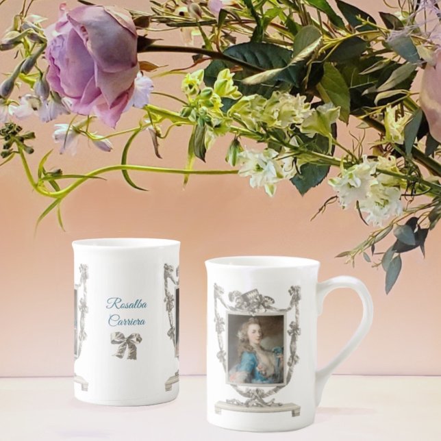 Taza De Porcelana Una joven con un loro de Rosalba Carriera (Subido por el creador)