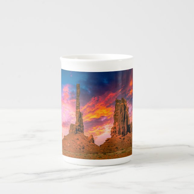 Taza De Porcelana Valle del Monumento (Frente)