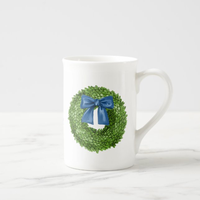 Taza De Porcelana Wreath de Boxwood con cerámica Blue Bow (Derecha)