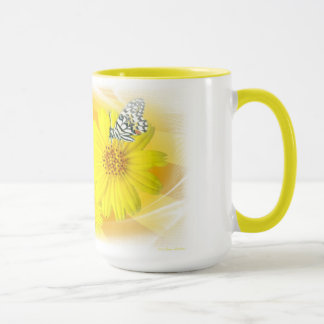 Taza de Refelcted de las margaritas