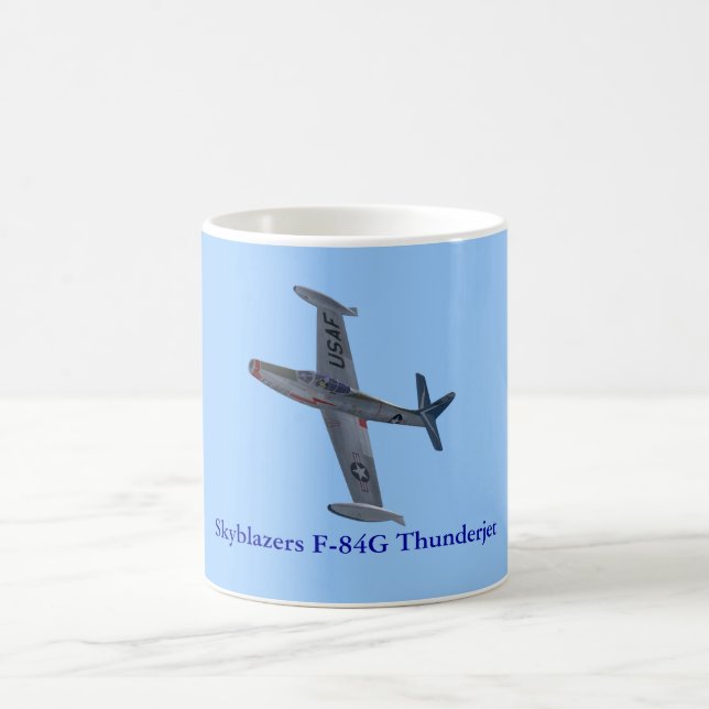 Taza de Skyblazers F-84G Thunderjet (Centro)