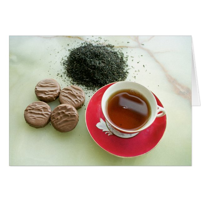Taza de té negro con las galletas del chocolate (Anverso (Horizontal))