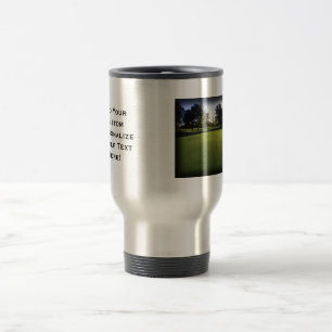 Taza De Viaje Campo de golf verde en el amanecer