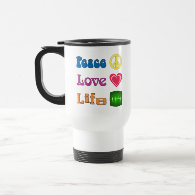 Taza de viaje con un mensaje provida. (Izquierda)